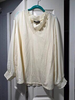 Lane Bryant V-Neck Long Sleeve Blouse Cream Sz 22/24
